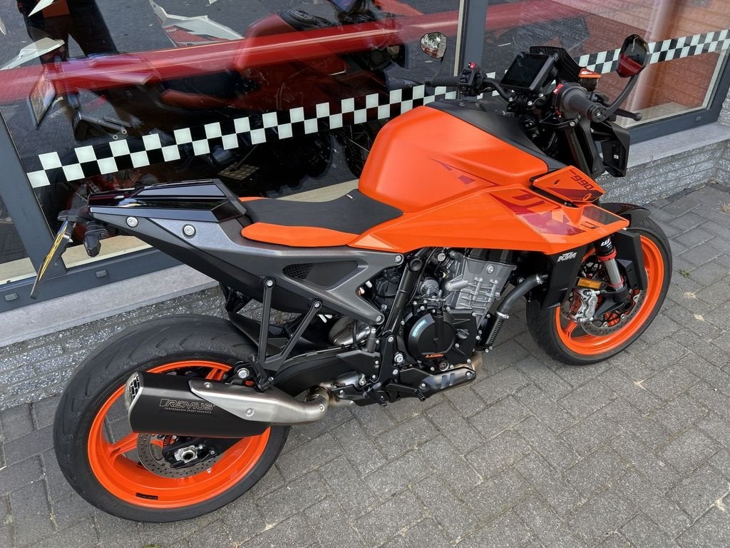 KTM 990 DUKE 2025, Bedrijf, Naked bike