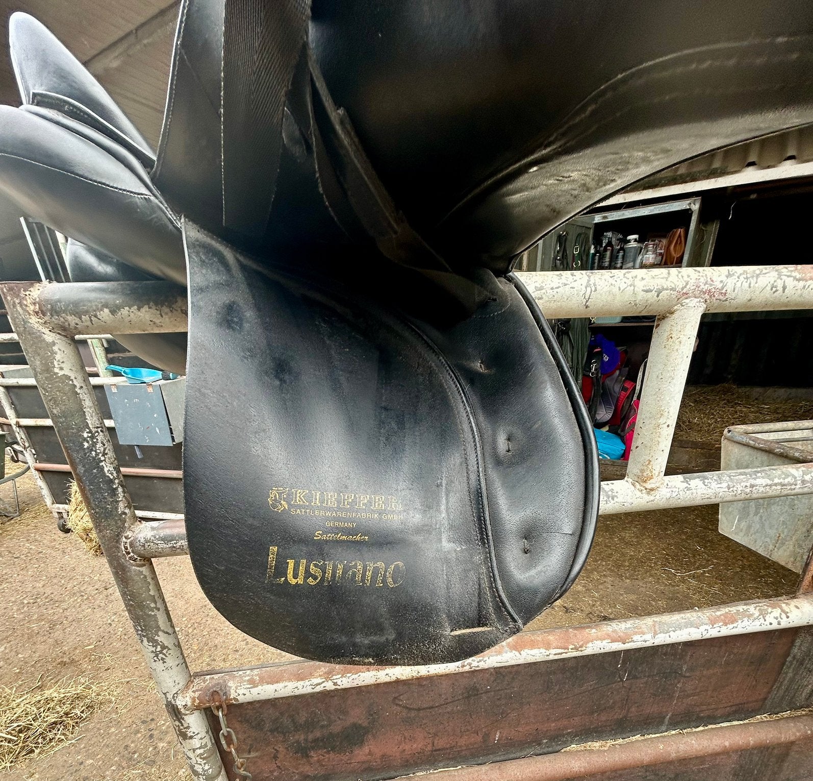 Kieffer Lusitano dressuurzadel – 18 inch – zacht prijsje, Dieren en Toebehoren, Paarden en Pony's | Zadels, Ophalen, Gebruikt
