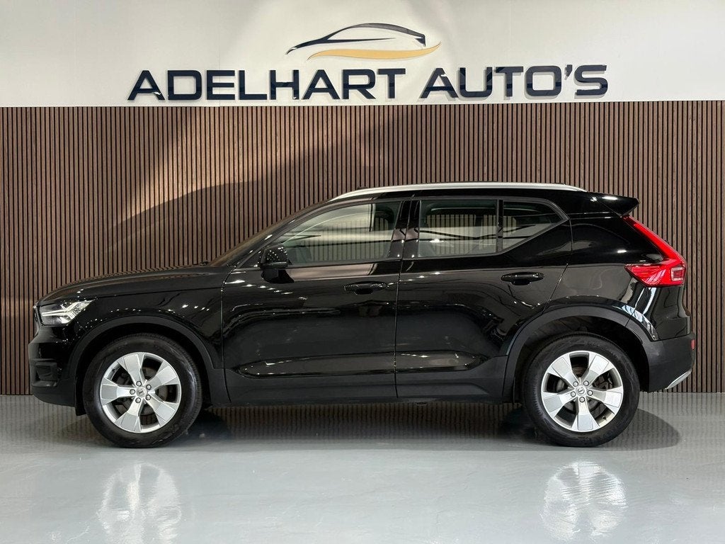 Volvo XC40 1.5 T3 Momentum 163 PK / Panorama dak / Navigatie, Auto's, Volvo, Voorwielaandrijving, Gebruikt, Zwart, Handgeschakeld