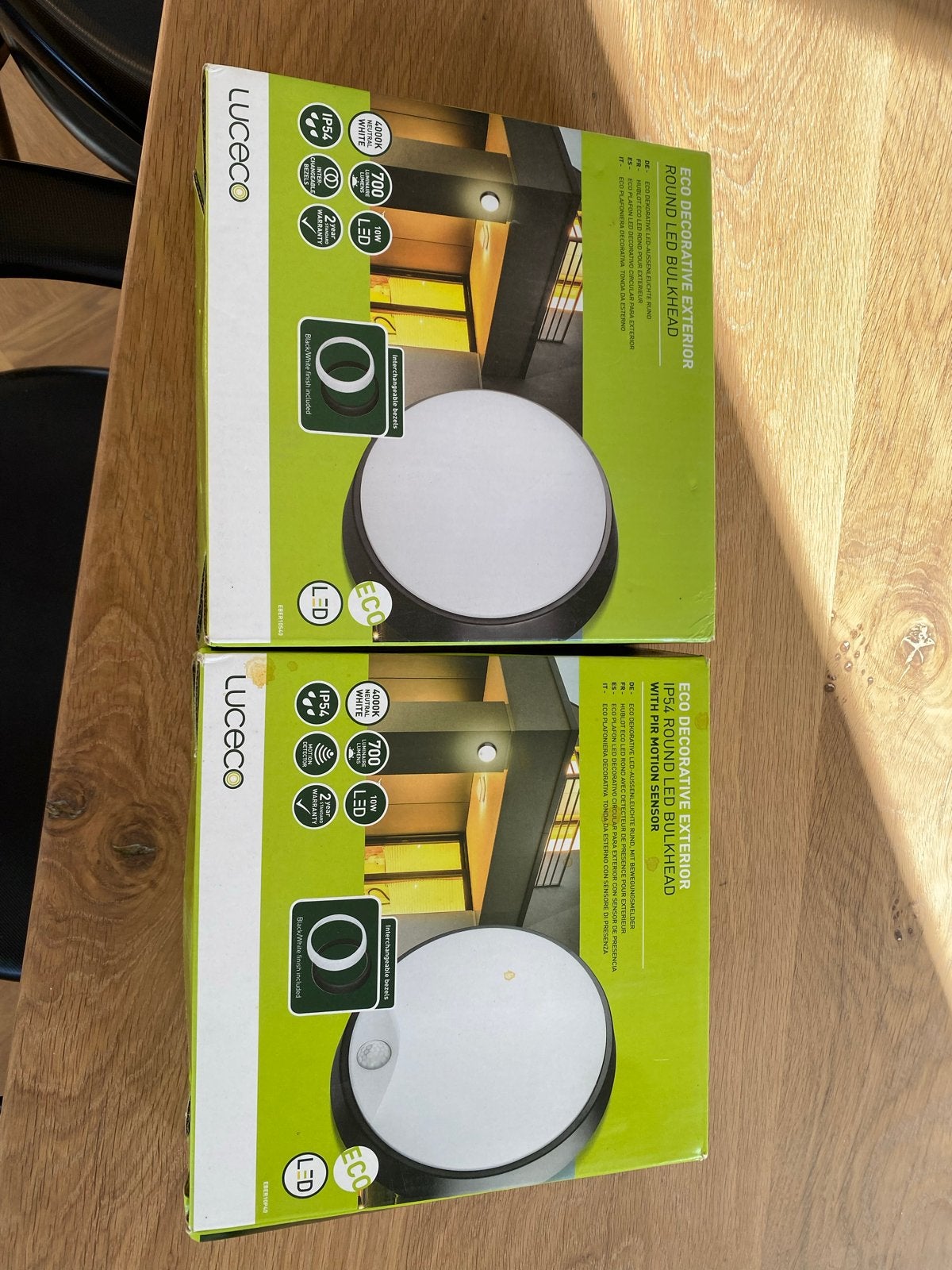 Nieuw: 2x Luceco LED buitenlamp (1 met bewegingssensor), Tuin en Terras, Ophalen, Minder dan 50 watt, Wandlamp, Nieuw
