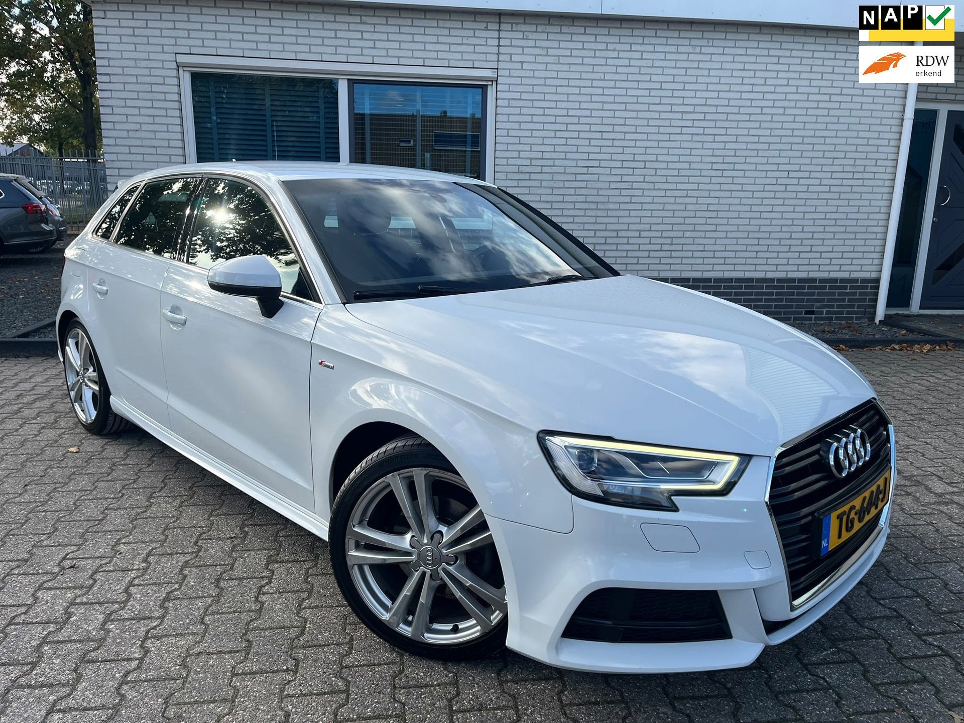 Audi A3 Sportback 1.5 TFSI CoD Sport S Line Edition|Navi|tre, Auto's, Euro 6, 4 cilinders, 150 pk, Leder en Stof