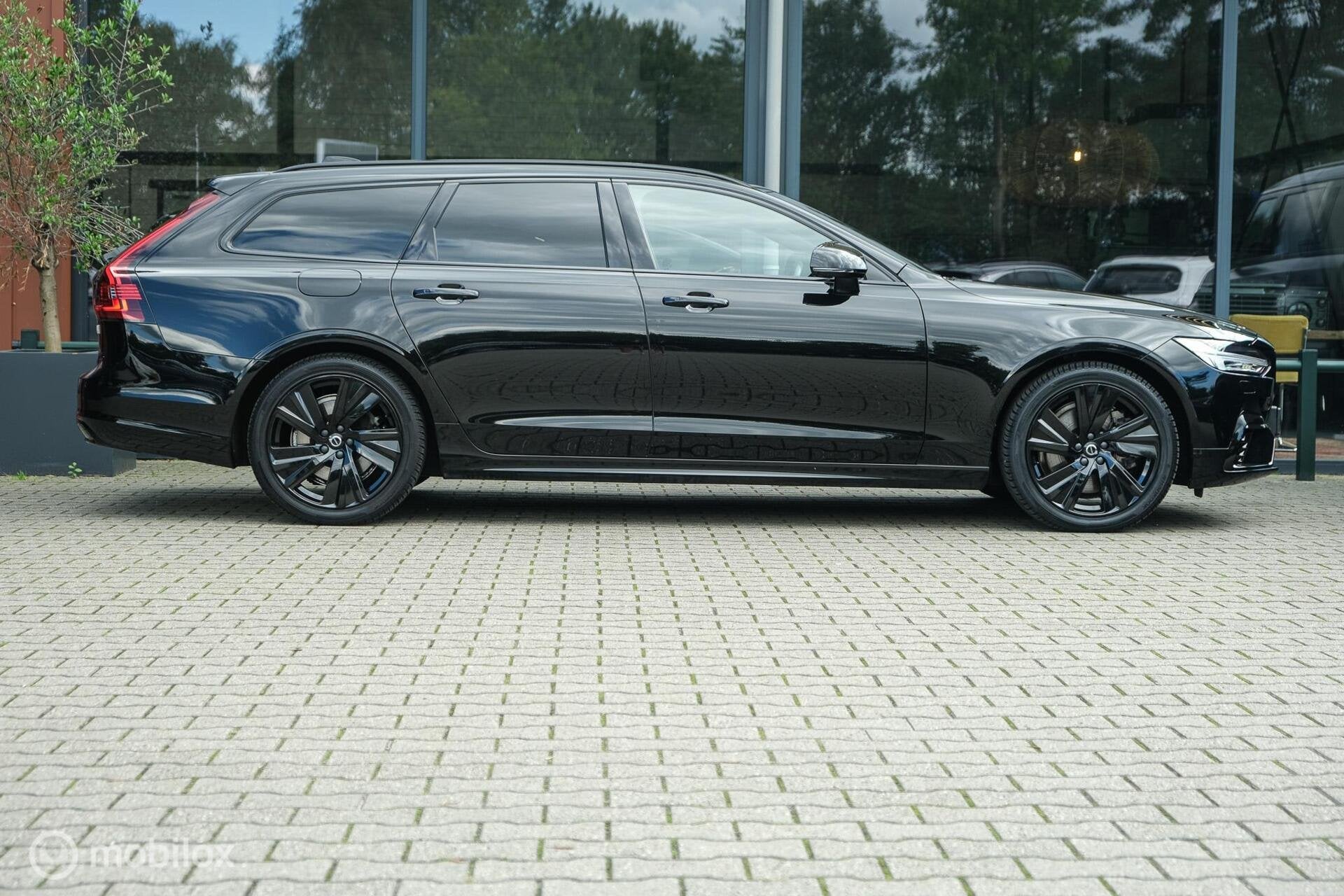 Foto 21 van Volvo V90 2.0 T8 AWD R-Design | Stoel en stuurwielverwarming