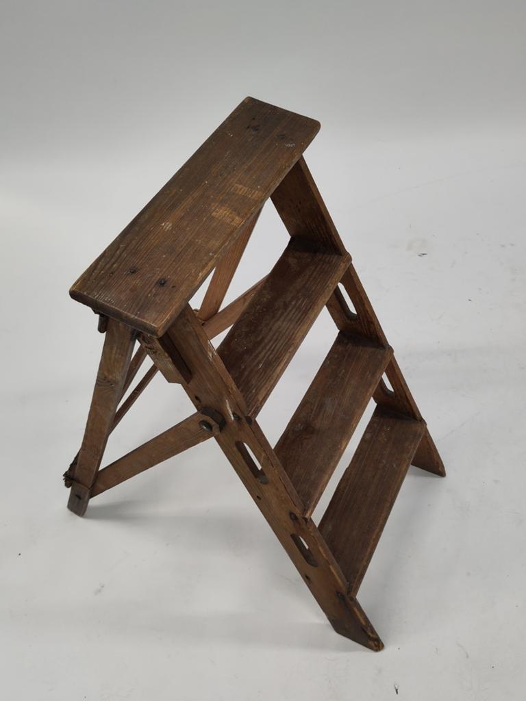 Antiek houten trap bibliotheek trappetje hout Bijzettafeltje, Ophalen of Verzenden