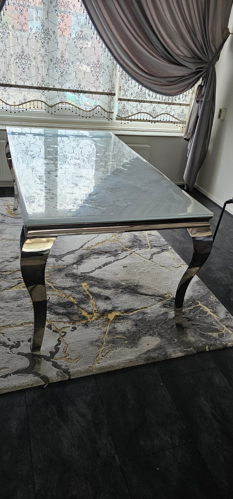 Elegante eettafel met glazen blad en chromen poten, Huis en Inrichting, Ophalen, Gebruikt, Rechthoekig, 50 tot 100 cm