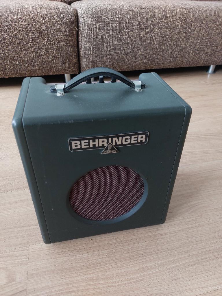 Behringer Thunderbird BX108 basversterker, Muziek en Instrumenten, Ophalen, Gebruikt, Basgitaar, Minder dan 50 watt