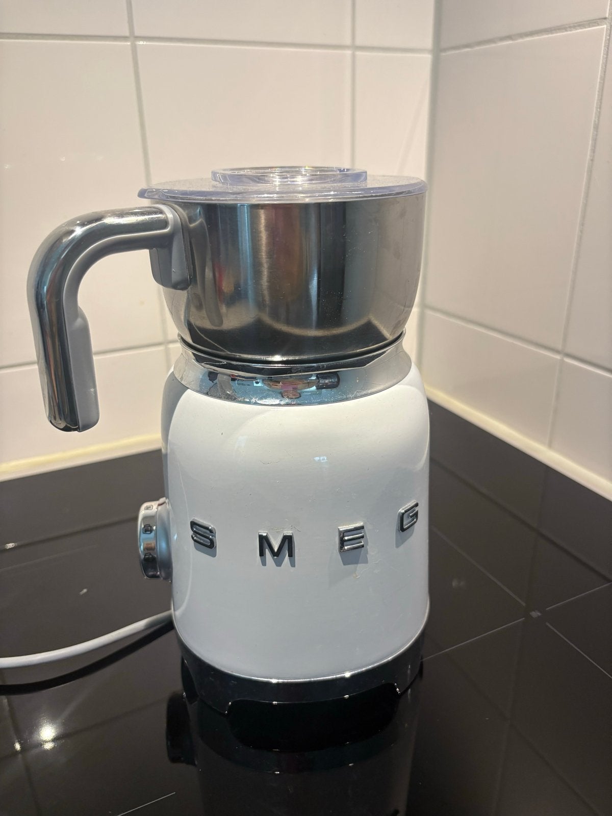 Smeg Melkopschuimer - Wit - Zo goed als nieuw, Witgoed en Apparatuur, Melkopschuimers, Ophalen of Verzenden, Zo goed als nieuw