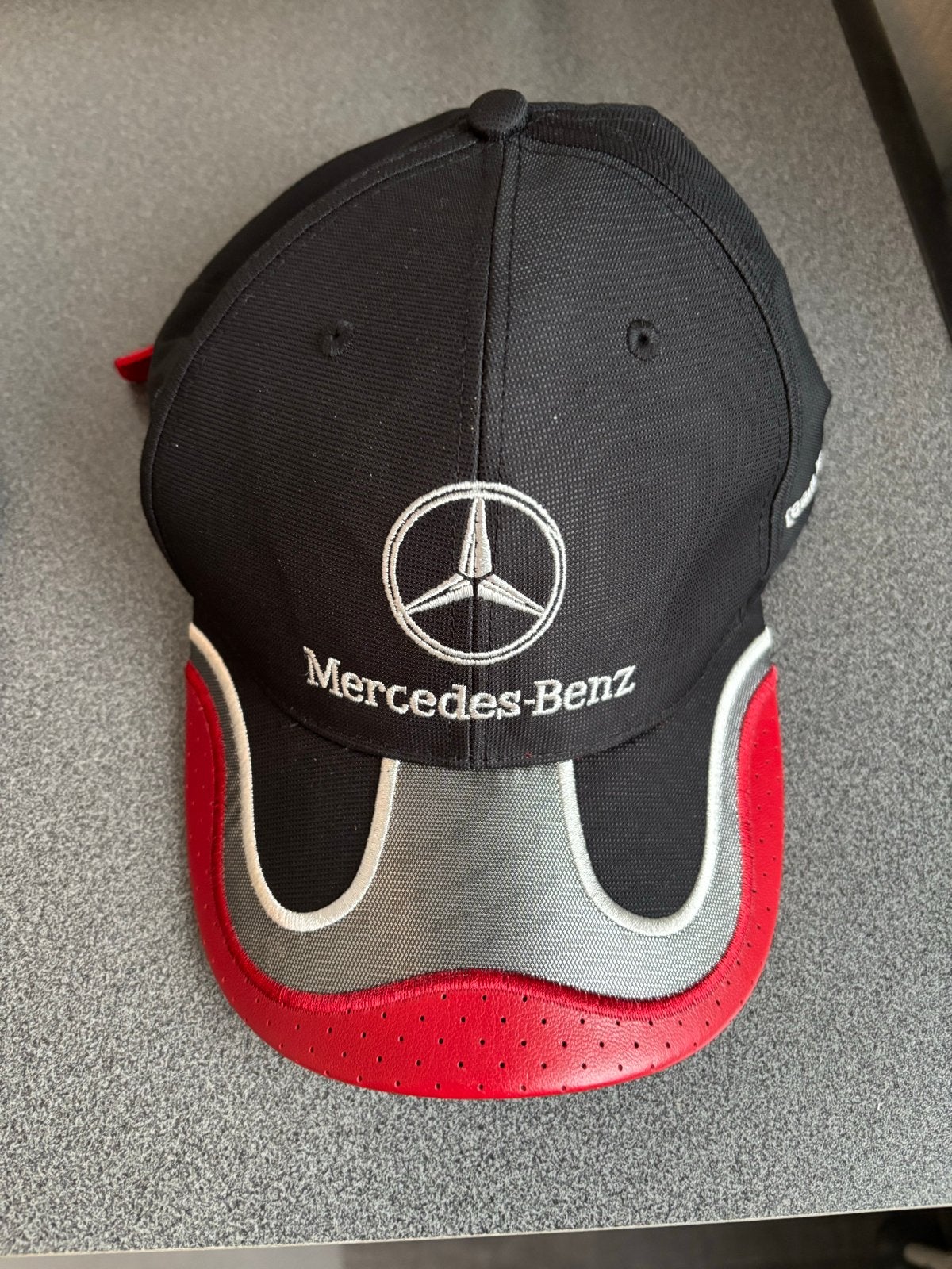 Mercedes-Benz Team McLaren Formule 1 Pet, Kleding | Heren, Ophalen, Zo goed als nieuw, One size fits all, Pet