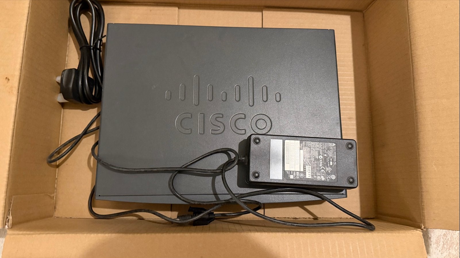 Cisco 888 Router - Refurbished met Adapter, Ophalen of Verzenden, Refurbished, Router