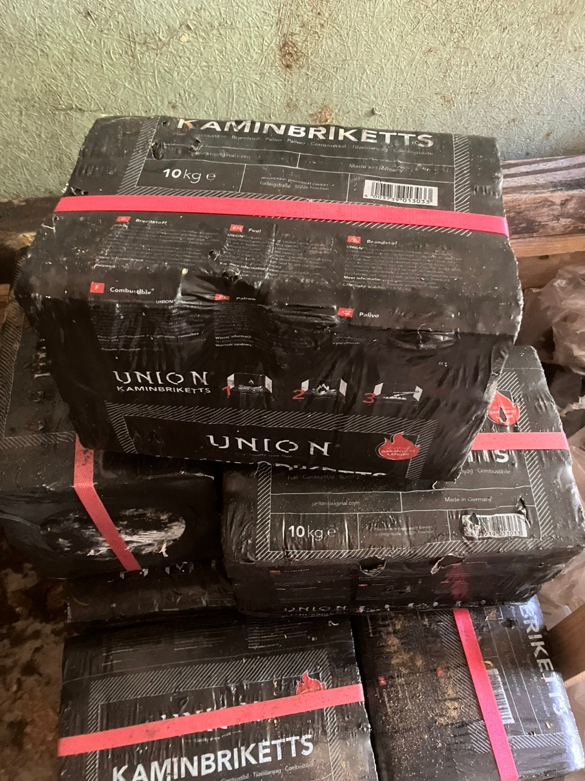 Haardhout briketten vanaf €20.- halve cub zak €60.- 2 x 100., Minder dan 3 m³, Ophalen