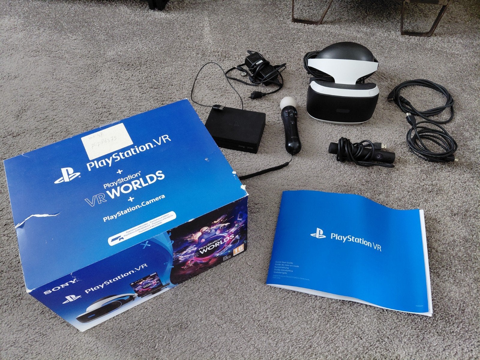 PlayStation VR Worlds + Camera Move Controller Complete Set, Spelcomputers en Games, Virtual Reality, Zo goed als nieuw, Sony PlayStation