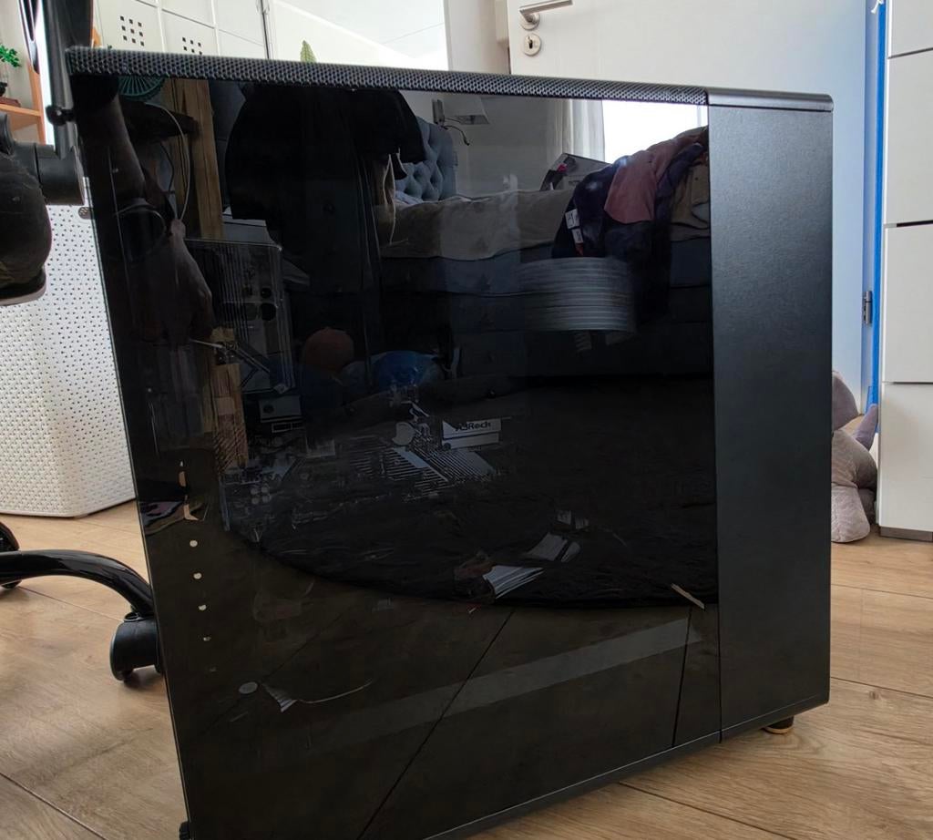 Fractal North Case met overige onderdelen, Computers en Software, Computerbehuizingen, Ophalen, Zo goed als nieuw