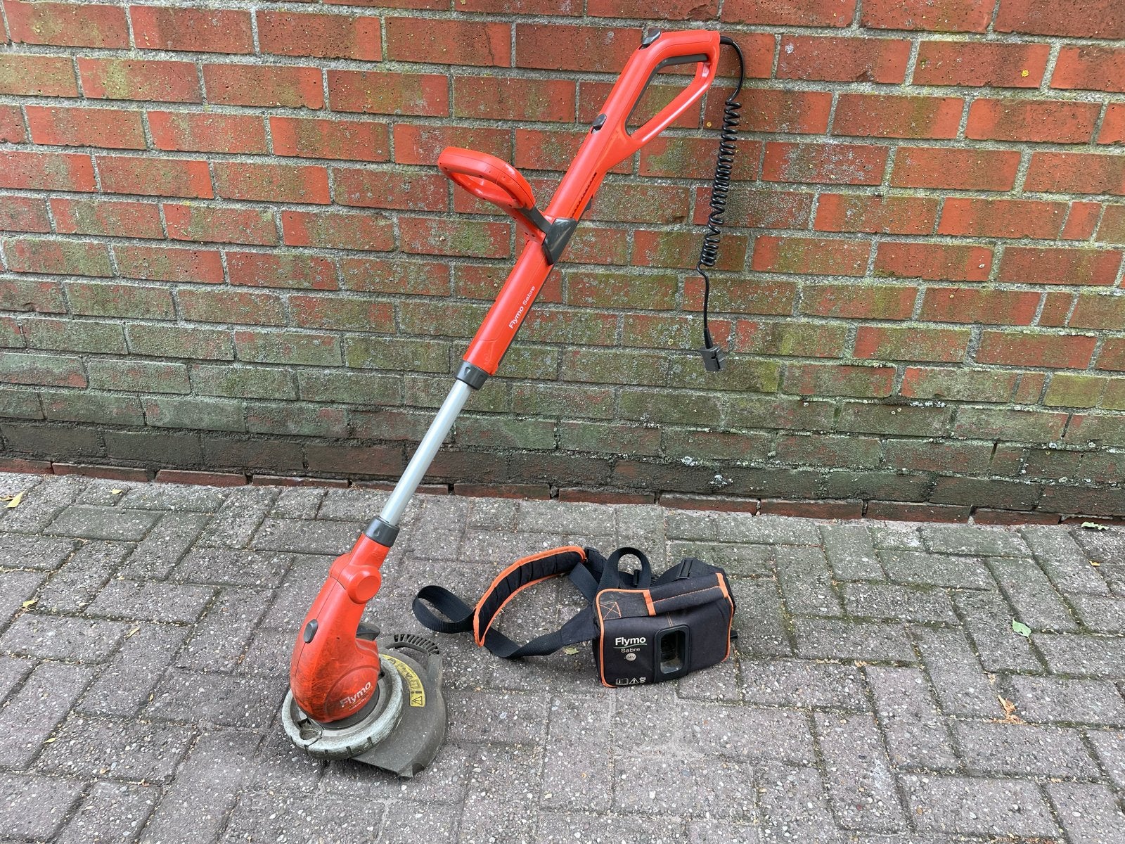 Flymo Grastrimmer met draag accu, Ophalen, Gebruikt, 10 tot 30 cm, Accu