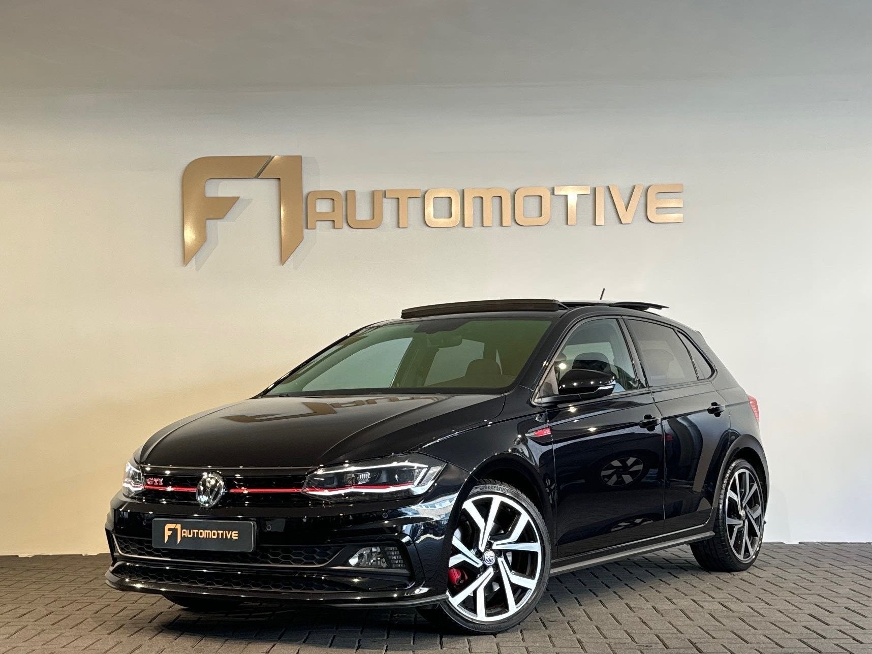 Volkswagen Polo 2.0 TSI GTI Pano|CarPlay|Beats|Stoelverwarmi, Auto's, Volkswagen, Stof, Gebruikt, 4 cilinders, 1984 cc