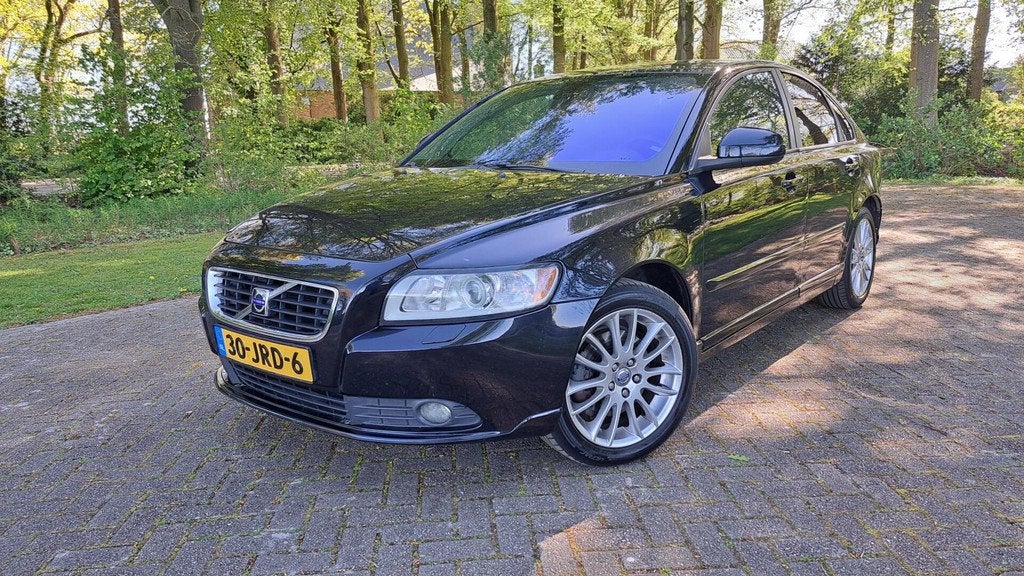 Volvo S40 2.4i Edition II Aut. LEDER NAVI MEMORY CLIMA PDC, Auto's, Volvo, Gebruikt, Zwart, 700 kg, Zwart