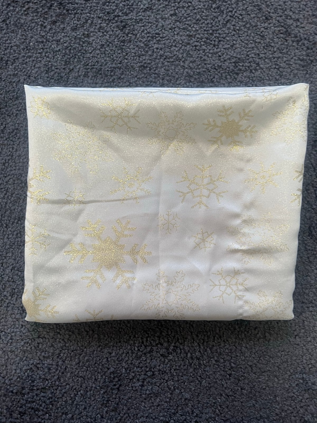 NIEUW, mooi groot crème/goud kerst tafelkleed, 140x240 cm, Diversen, Ophalen of Verzenden, Nieuw