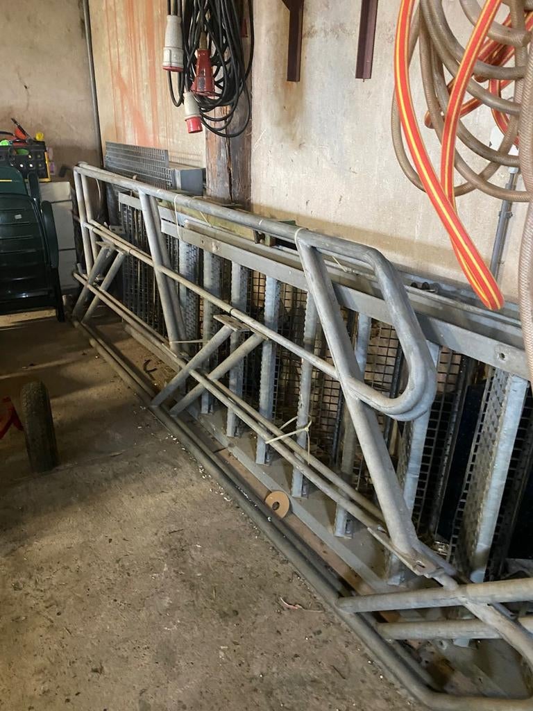 Trap met bordes en leuningen, Doe-het-zelf en Verbouw, Ladders en Trappen, Gebruikt, Trap, 2 tot 4 meter, Ophalen