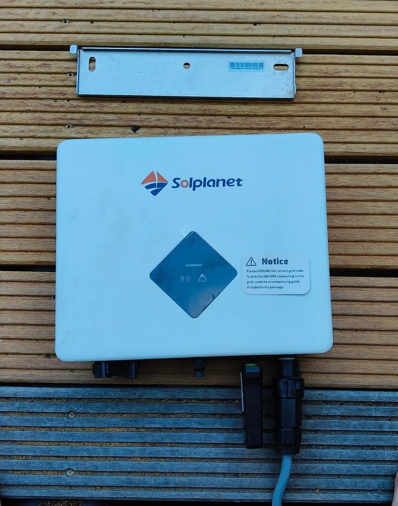 Solplanet Omvormer ASW2000S-S (+ dongel en ophangbeugel), Ophalen of Verzenden, Zo goed als nieuw