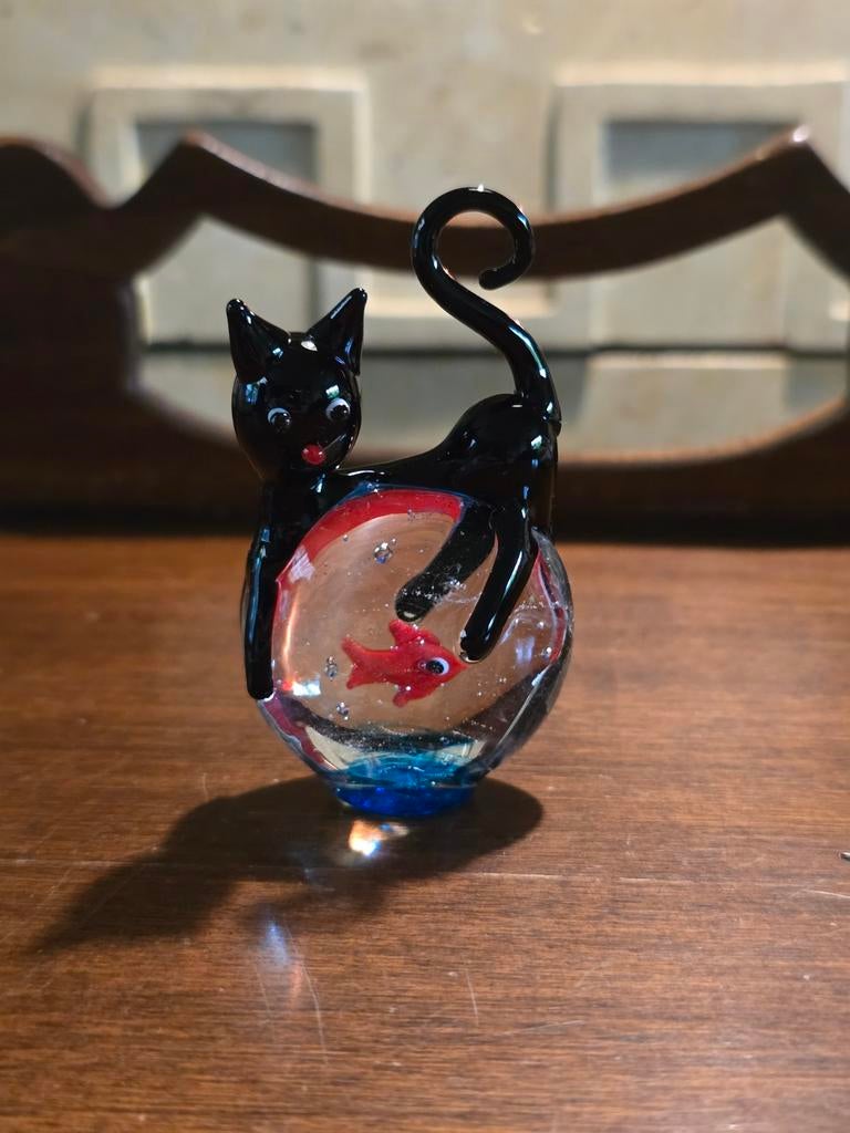 Glazen kat met goudvis in kom - Decoratief beeldje, Ophalen of Verzenden
