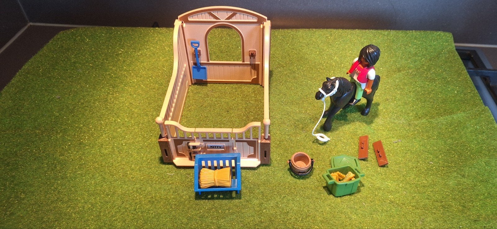 playmobil country 5519 fries paard met stal, Ophalen, Zo goed als nieuw