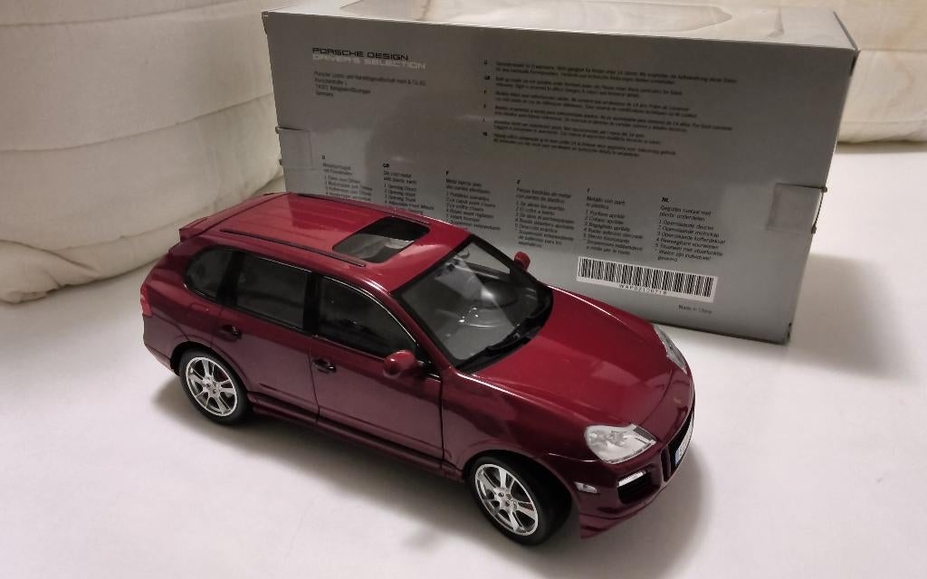 1/18 Porsche Cayenne GTS  Norev  ( porsche dealerdoos ), Hobby en Vrije tijd, Modelauto's | 1:18, Ophalen of Verzenden, Nieuw