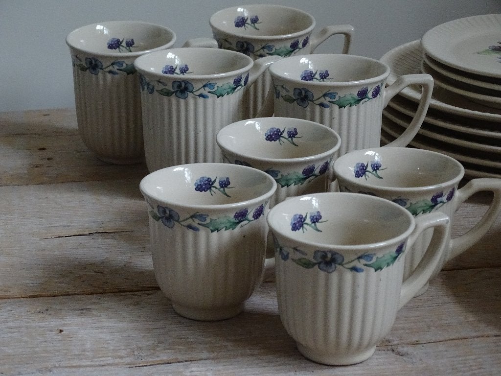 Servies, Jet (by Ter Steege), BRAMEN EN VIOOLTJES, z.g.a.n.