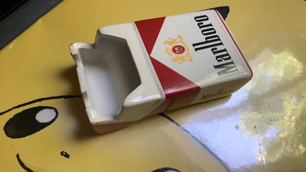Marlboro sigarettenpakje asbak - Vintage design (Zeldzaam), Ophalen, Nieuw, Asbak