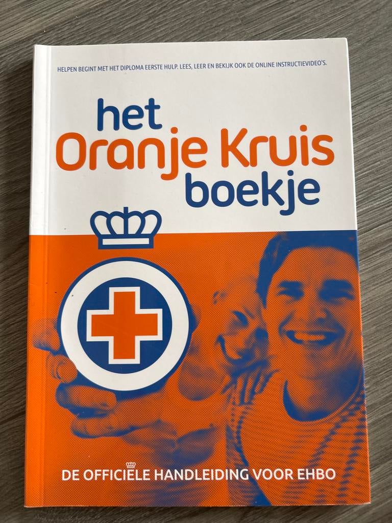 Het Oranje Kruis boekje - Officiële handleiding EHBO, Boeken, Ophalen, Gamma, Zo goed als nieuw, Overige niveaus
