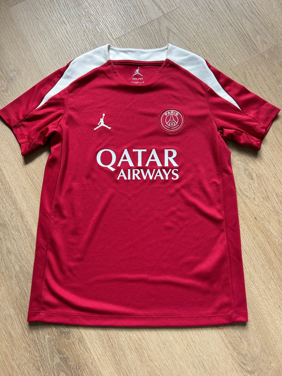 Paris Saint-Germain Nike Dri-FIT Shirt 147-158cm, Sport en Fitness, Voetbal, Maat S, Ophalen of Verzenden, Zo goed als nieuw, Shirt