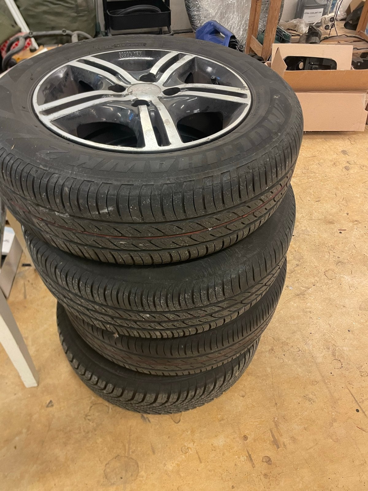 Aygo Banden en Velgen 175/70 R14 - Stoepkrasjes, Ophalen, Gebruikt
