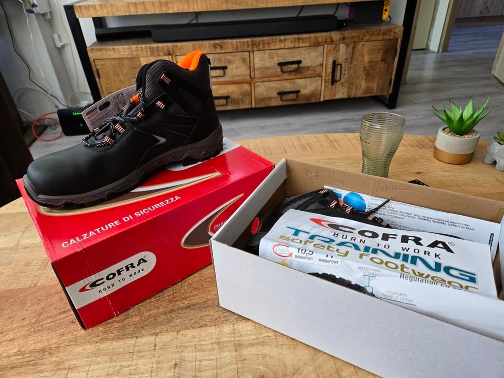 Werkschoenen maat 42, Ophalen, Nieuw
