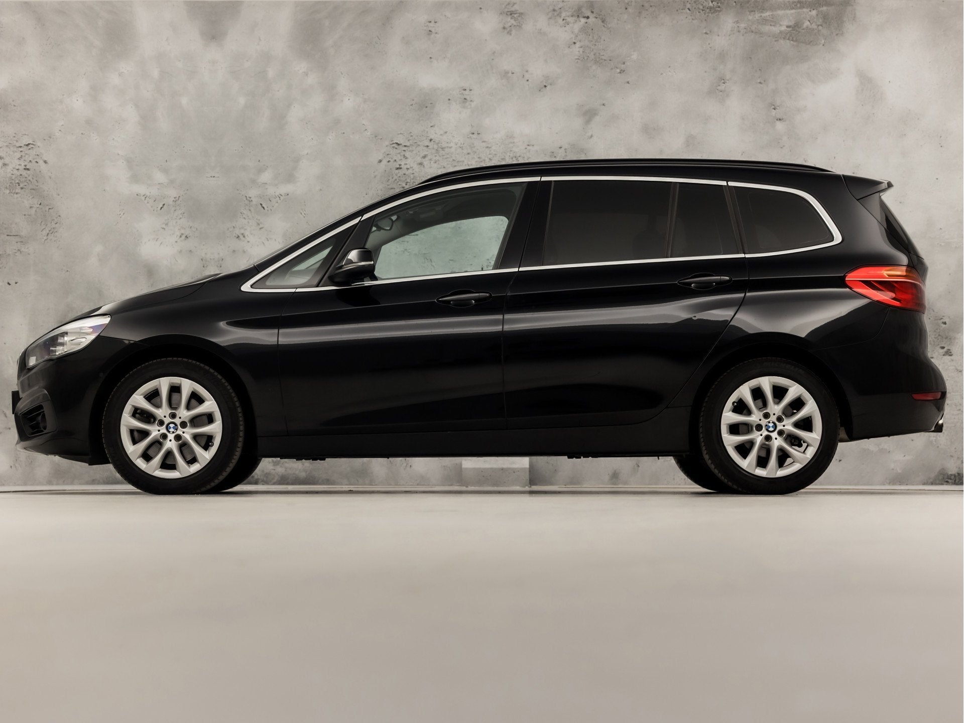 BMW 2 Serie 220i High Executive 7 Persoons 192Pk Automaat (N, Auto's, Stof, Gebruikt, 7 stoelen, Zwart