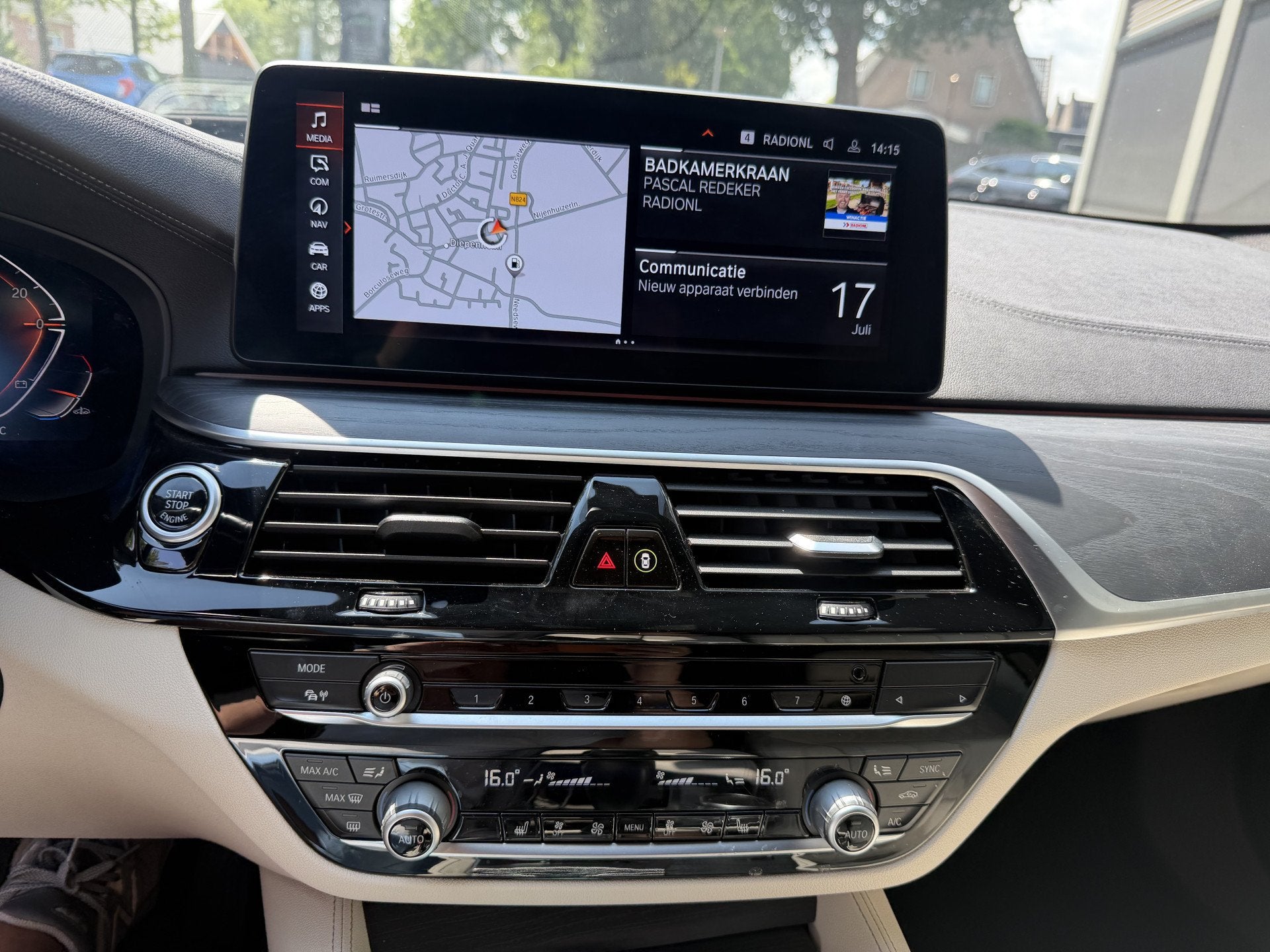 Foto 99 van BMW 5 Serie Touring 520i High Executive | Pano | Leder | 04-
