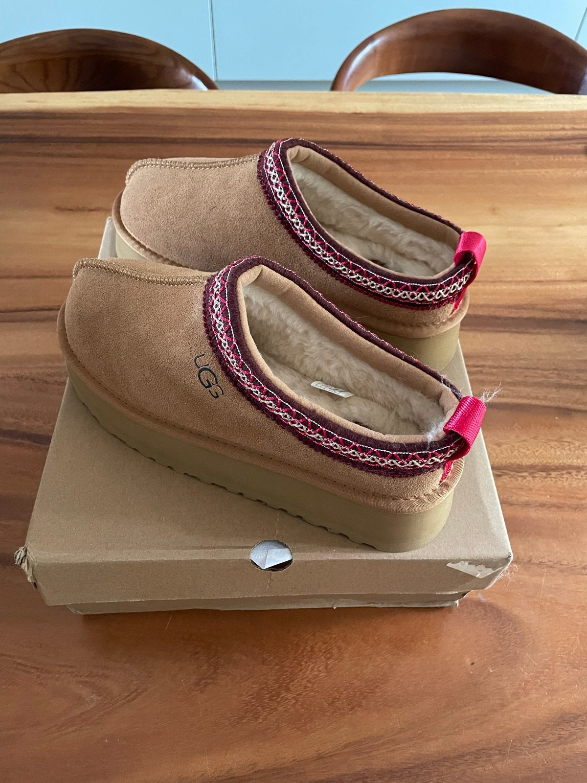 Nieuwe UGG Pantoffels Maat 39, Kleding | Dames, Schoenen, Beige, Nieuw, Ophalen of Verzenden, Pantoffels of Sloffen