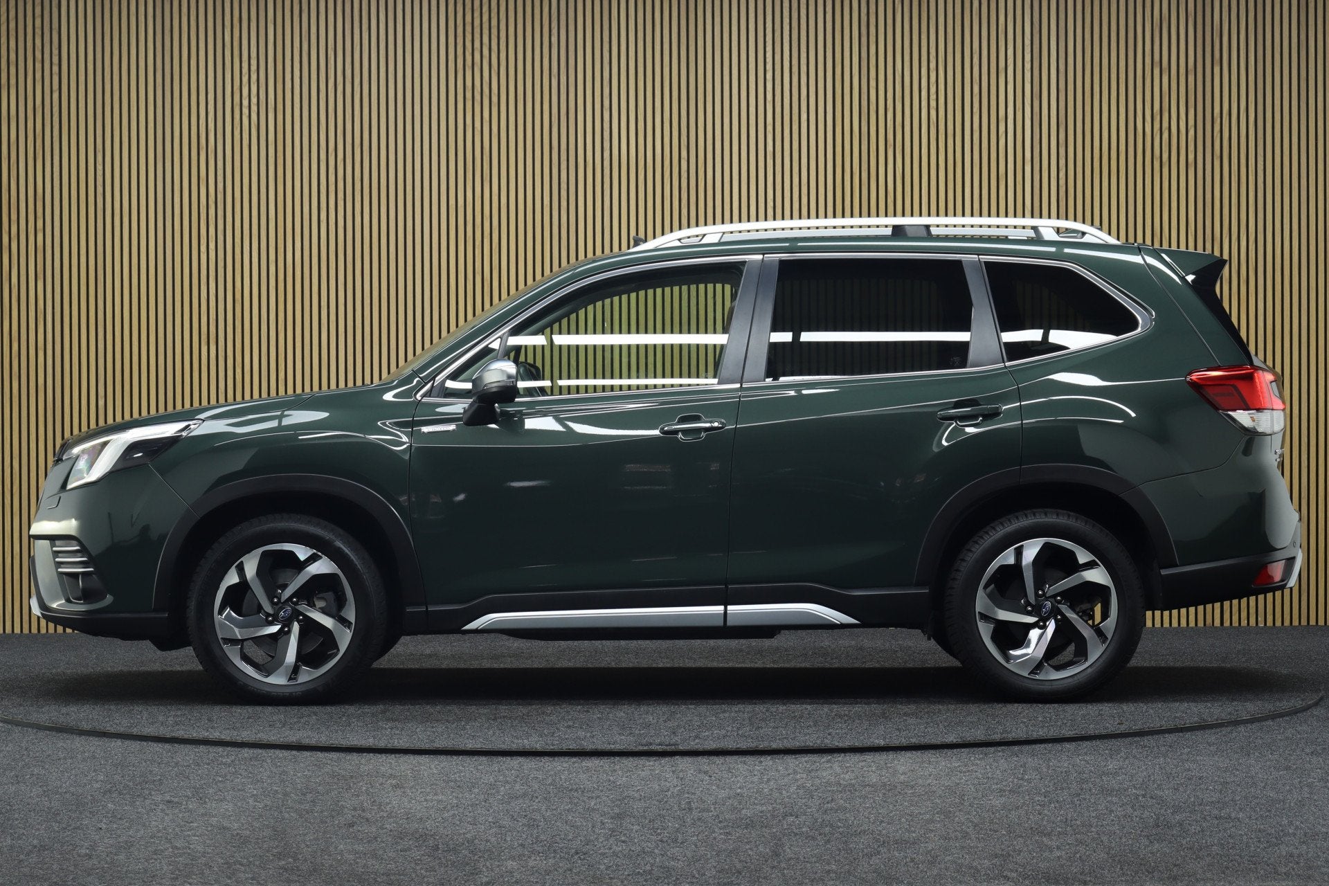 Subaru Forester 2.0i e-BOXER Premium AWD | Elek. Glazen Pano, Auto's, Subaru, 12 maanden, Euro 6, 4 cilinders, Forester