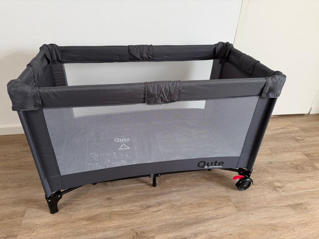 Qute Q-dream Box - Handig en Compact Reisbedje, Ophalen, Zo goed als nieuw