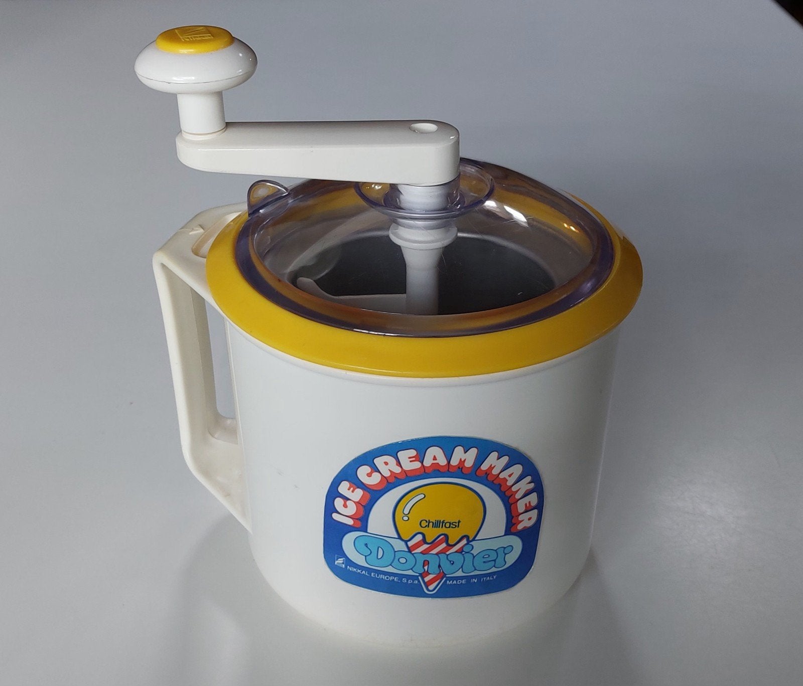 Donvier Chillfast IJsmachine - Vintage Handmatige IJs Maker, Overige typen, Ophalen of Verzenden, Gebruikt, Overige materialen