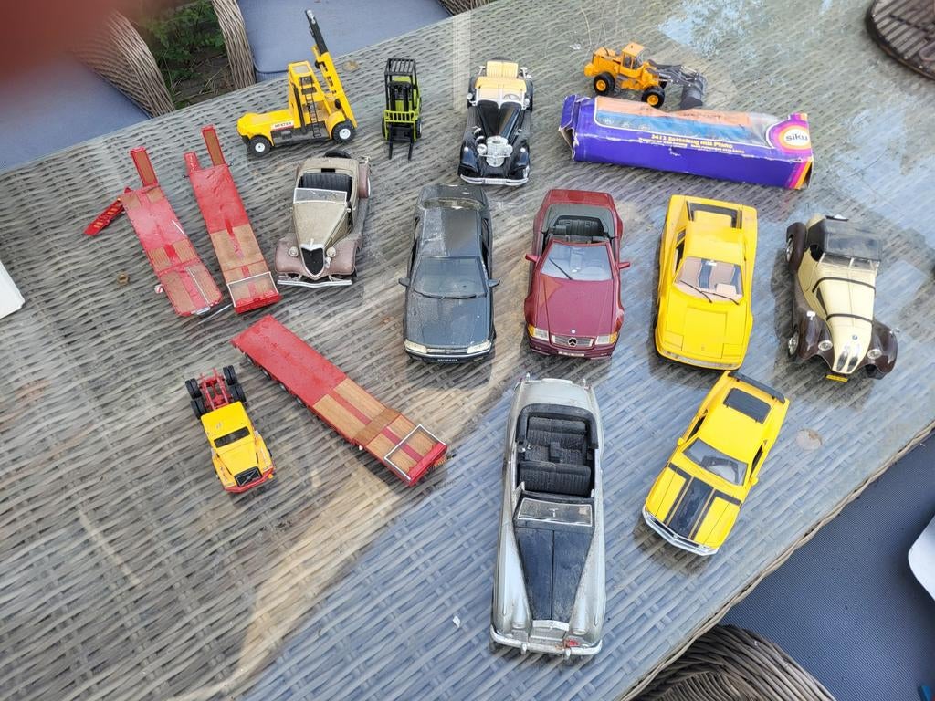 Div modelauto's Burago en Solido 1:18, Ophalen, Gebruikt, Bburago