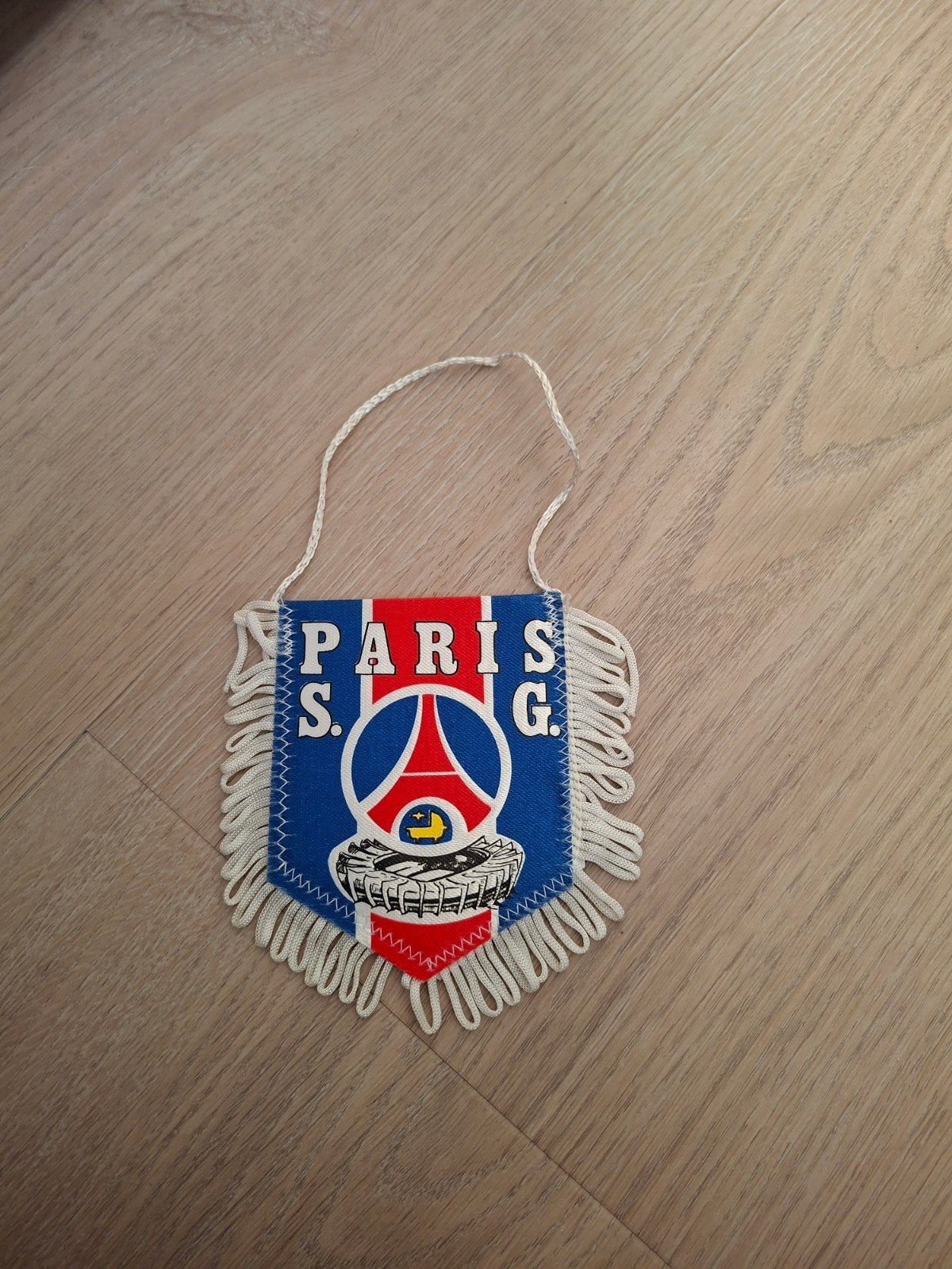 Paris Saint Germain vaantje, Ophalen of Verzenden, Buitenlandse clubs, Vaantje of Sjaal