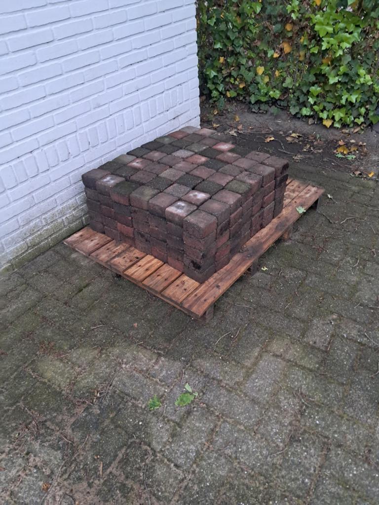 Gratis af te halen - 2,6 m2 betonklinkers, Tuin en Terras, Ophalen, Beton, Klinkers