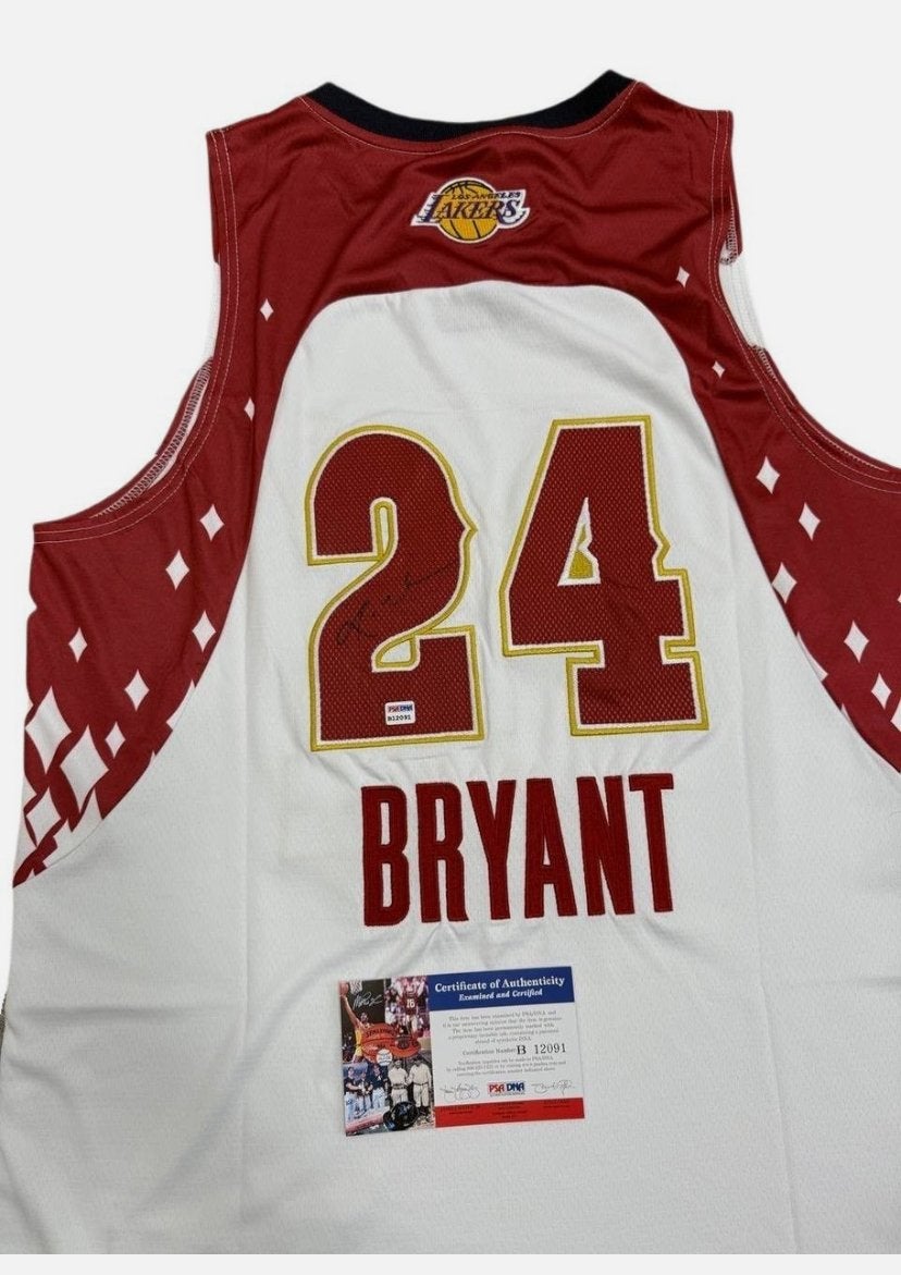 Kobe Bryant Gesigneerd WEST NBA Shirt PSA/DNA Certificaat, Ophalen of Verzenden, Zo goed als nieuw, Overige sporten, Shirt