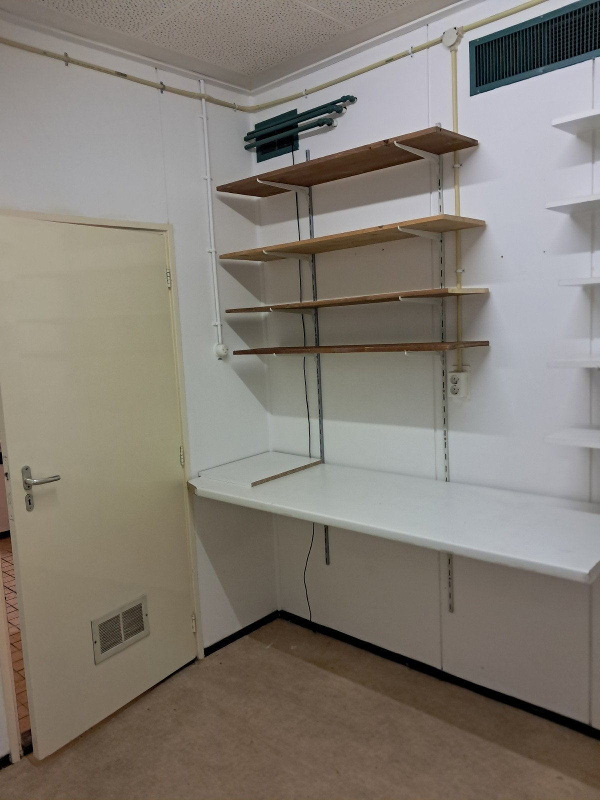 OPSLAGRUIMTE TE HUUR