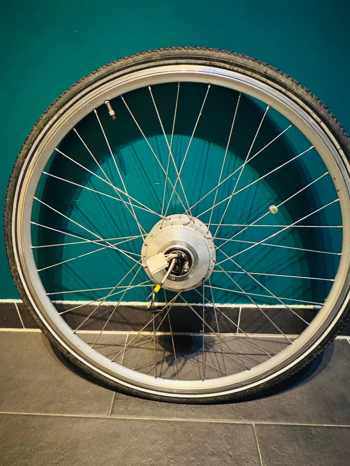 Giant Twist voorwiel 28 met Sanyo motor 36v– e-bike, Ophalen of Verzenden, Zo goed als nieuw, Elektrische fiets, Motor
