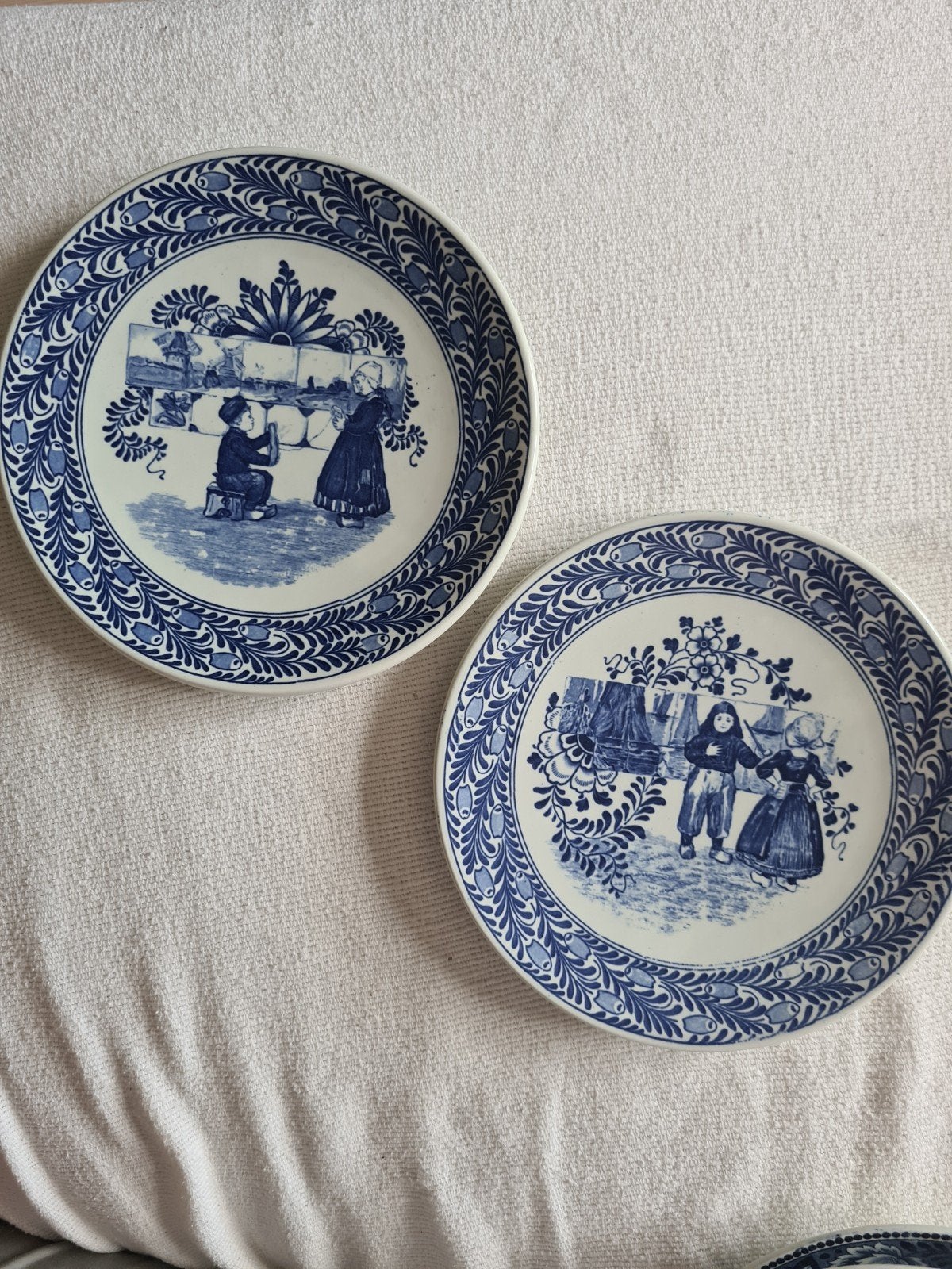 Set van 2 antieke wandborden Petrus Regout Maastricht, Ophalen