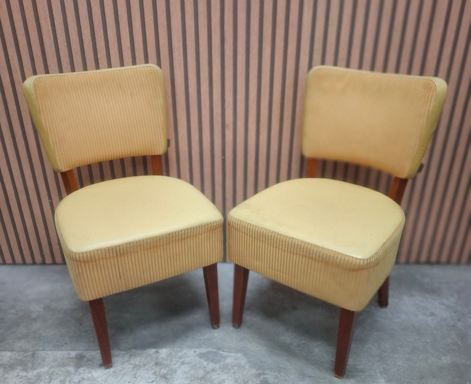 52 x Vervoort Bistro stoelen horeca hout leer cafe kantine, Bruin, Ophalen of Verzenden, Zo goed als nieuw, Hout