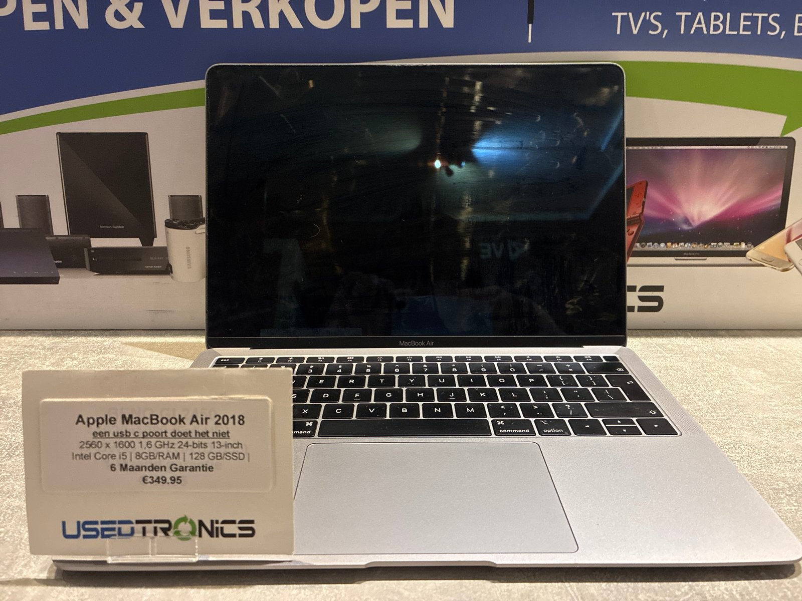 Foto 2 van Apple MacBook Air 2018 - 13 inch, 128GB SSD, 8GB RAM