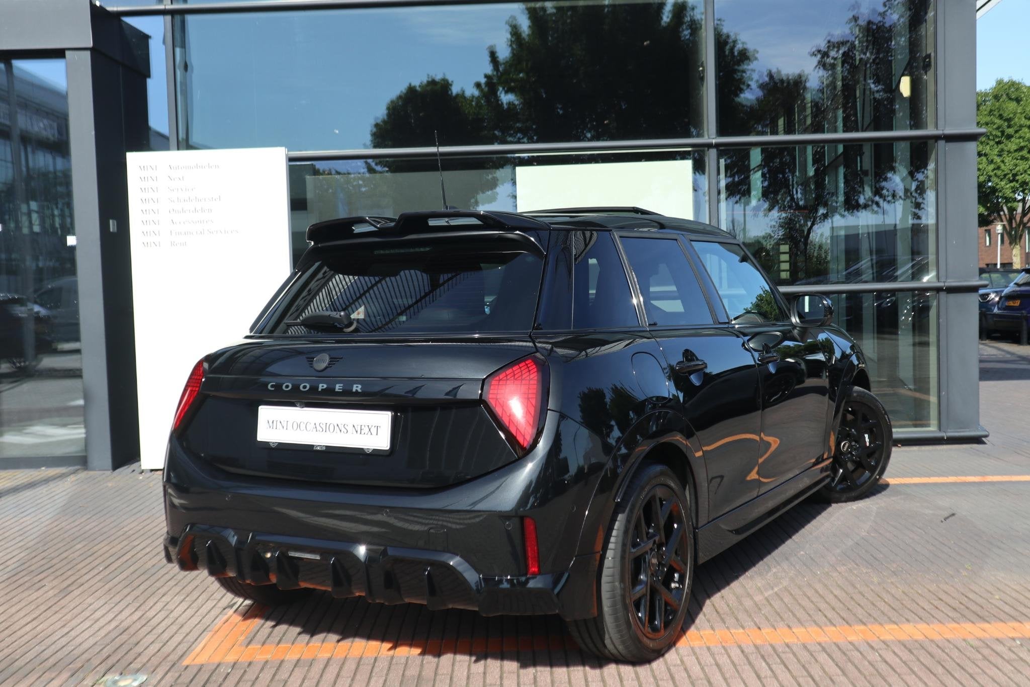 MINI 5-Deurs Cooper C | John Cooper Works uitvoering + Pakke, Gebruikt, 156 pk, Met garantie (alle), Leder en Stof
