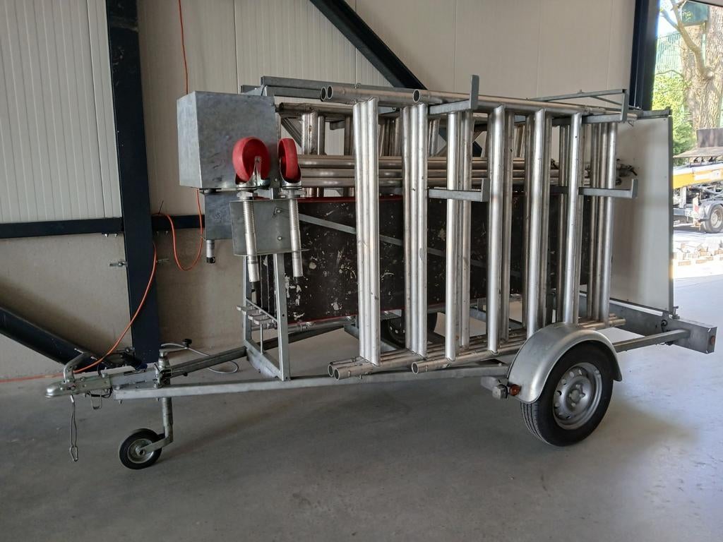 Altrex rolsteiger op aanhanger werkhoogte 10.2m 135*250, Ophalen, Zo goed als nieuw, Rolsteiger of Kamersteiger, 5 meter of hoger