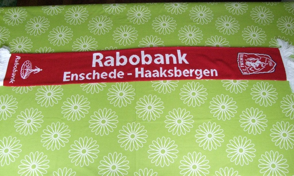 FC Twente - Rabobank Enschede Haaksbergen sjaal, Ophalen of Verzenden, Zo goed als nieuw, F.C. Twente, Vaantje of Sjaal