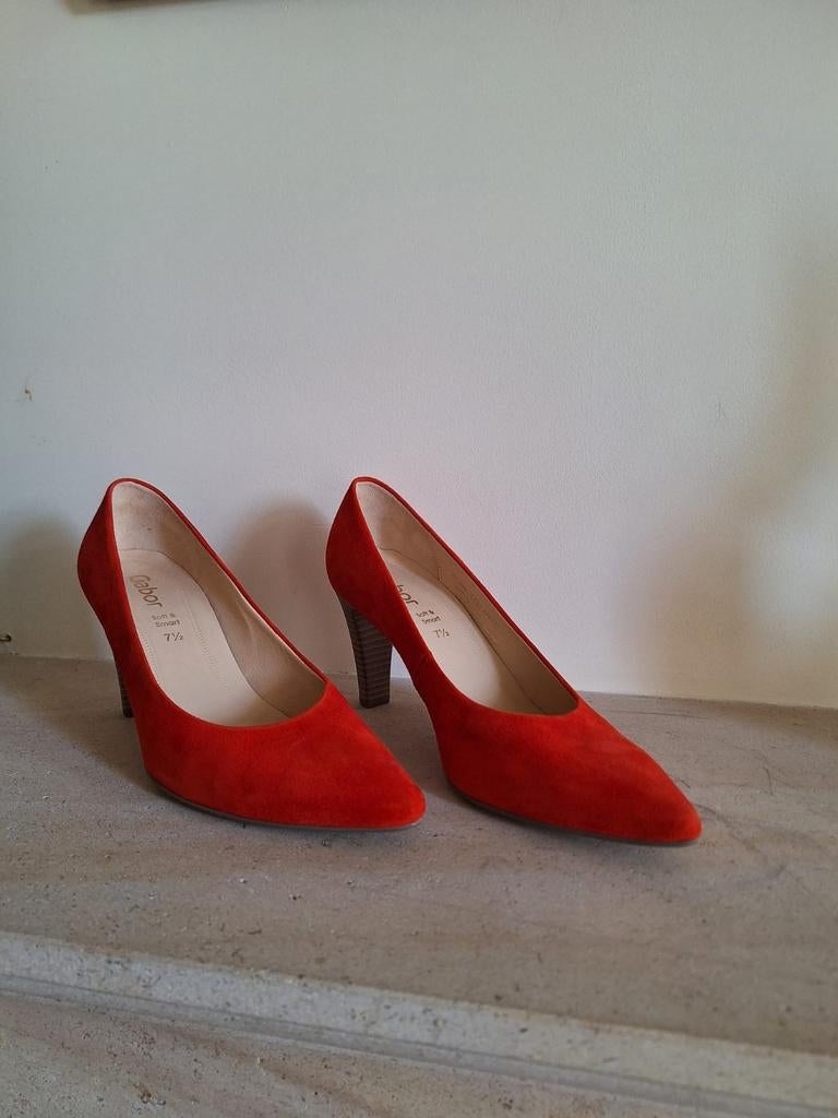 Gabor suède pumps rood, maat 7,5 (41,5) wijdte G, Pumps, Gabor, Ophalen of Verzenden, Zo goed als nieuw