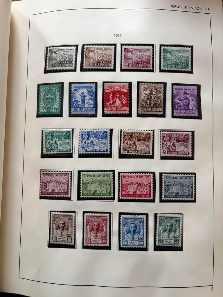 Album vol Indonesische postzegels - molukken postfis, Ophalen of Verzenden, Na 1940, Postfris